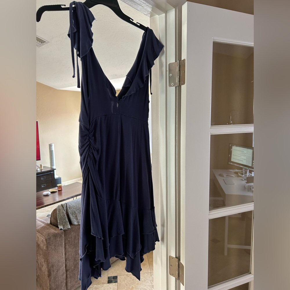 Soft Ruffle stretchy Dress - Picture 3 of 3